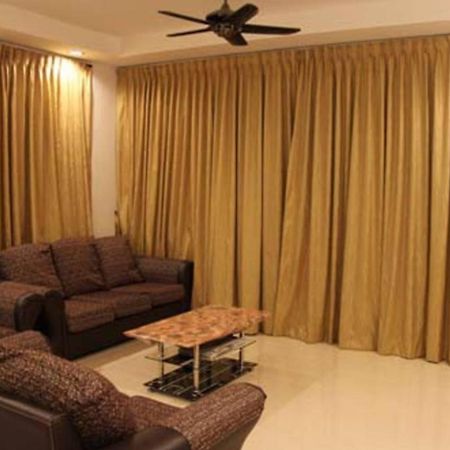 Crown Imperial Court Apartment 金马仑高原 外观 照片